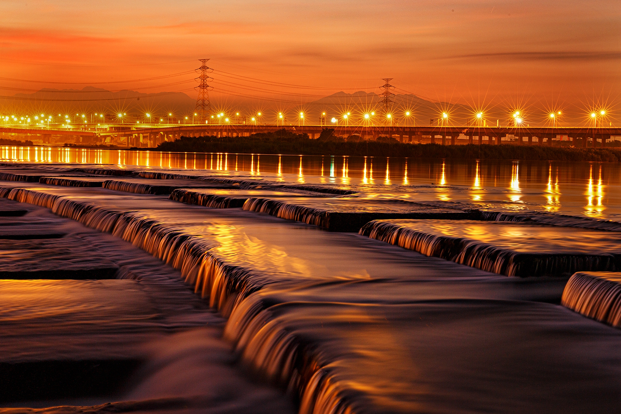 4月-(春)-入選-陳錫沼- 流金潺潺